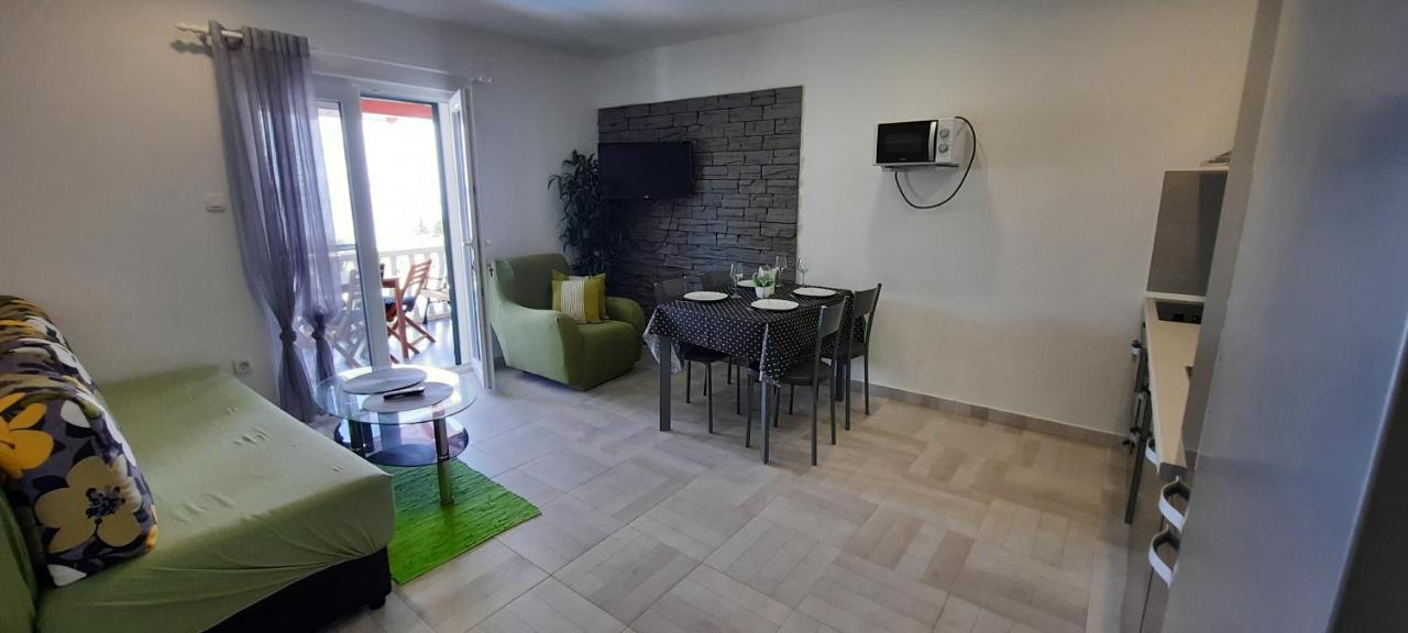 Apartments Suho Komiža 外观 照片